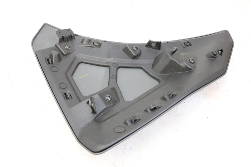 photo de RIGHT FRONT FAIRING YAMAHA TRACER 7 700 (2020 - 2024) - Zoom on usage condition