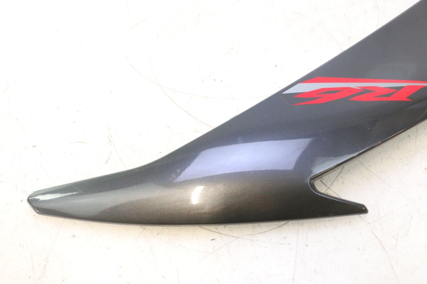 photo de RIGHT FRONT FAIRING YAMAHA YZF R6 600 (2008 - 2009) - Distinctive features