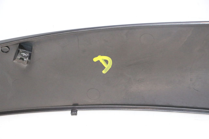 photo de RIGHT FRONT FAIRING YAMAHA YZF R6 600 (2008 - 2009) - Fixing points details