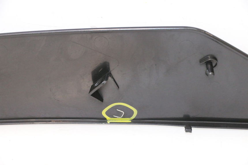 photo de RIGHT FRONT FAIRING YAMAHA YZF R6 600 (2008 - 2009) - Surface and material condition
