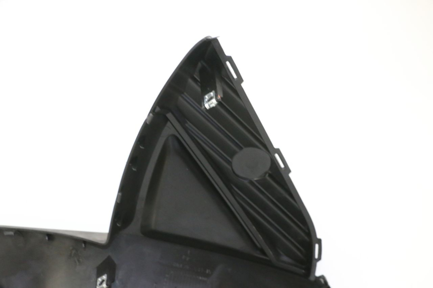 photo de LEFT FRONT FAIRING QUADRO 4 4D 350 (2015 - 2018) - Surface and material condition