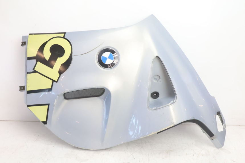photo de LEFT FRONT SIDE PANEL BMW C1 125 (2000 - 2003) - Fixing points details