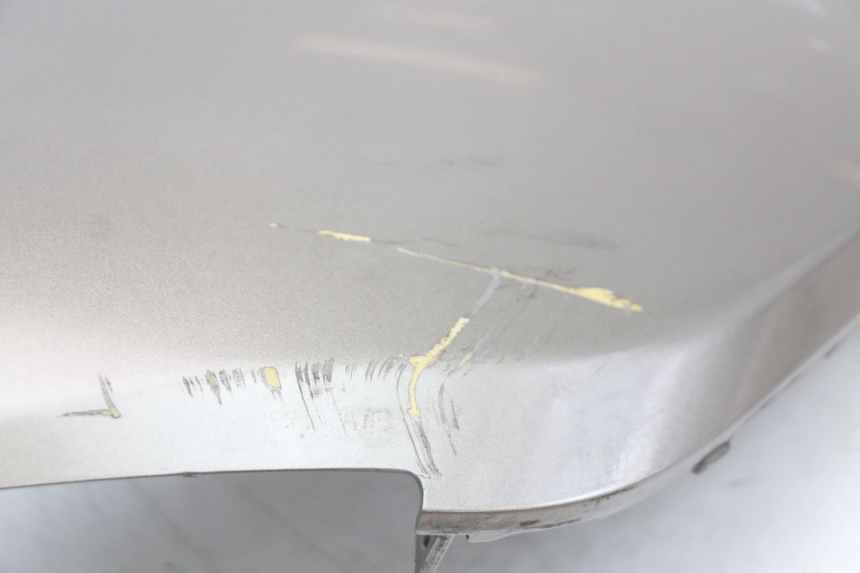 photo de LEFT FRONT FAIRING PEUGEOT CITYSTAR 50 (2013 - 2017) - Zoom on usage condition