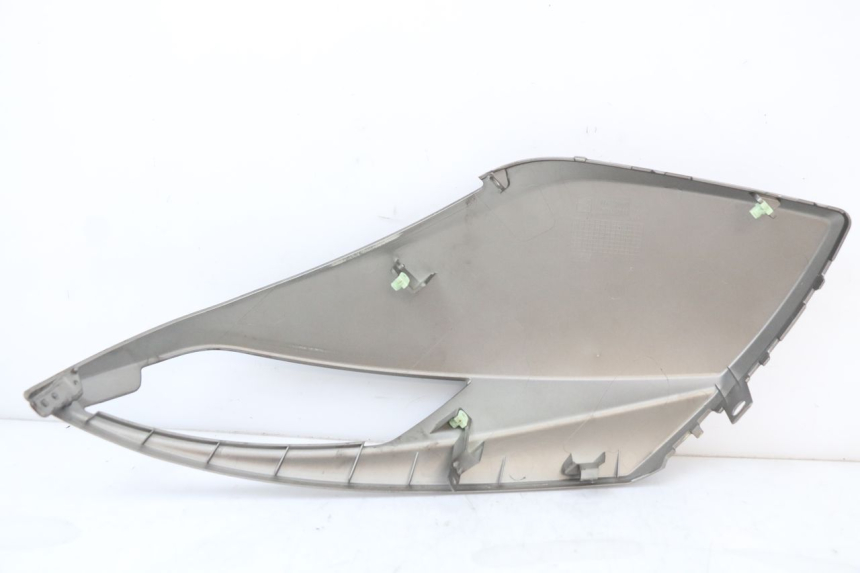 photo de LEFT FRONT FAIRING PEUGEOT CITYSTAR 50 (2013 - 2017) - Fixing points details