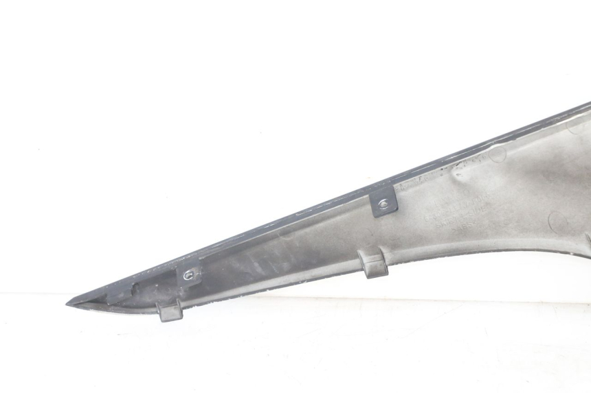 photo de Left front side panel KYMCO DINK STREET ABS 125 (2011 - 2018) - Zoom on usage condition