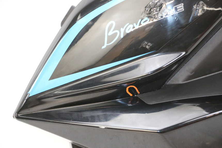 photo de LEFT FRONT FAIRING EBROH BRAVO GLE 1 (2020 - 2024) - Distinctive features