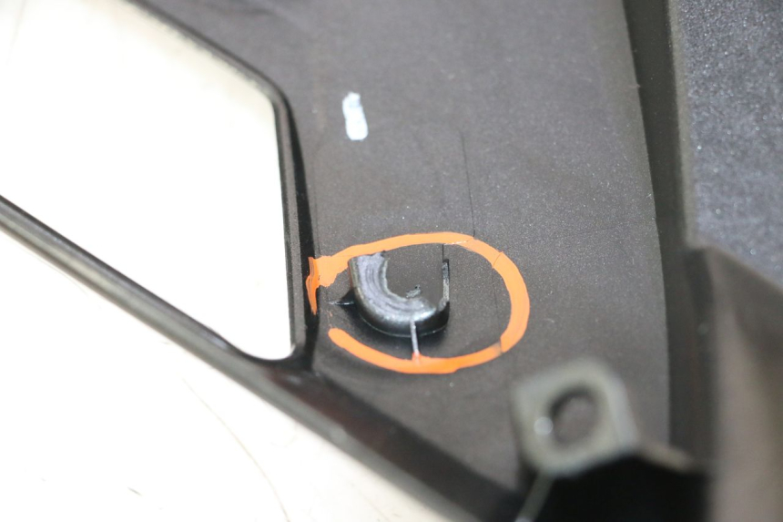 photo de LEFT FRONT SIDE PANEL KAWASAKI ER-6 ER6 F ABS 650 (2012 - 2016) - Technical close-up