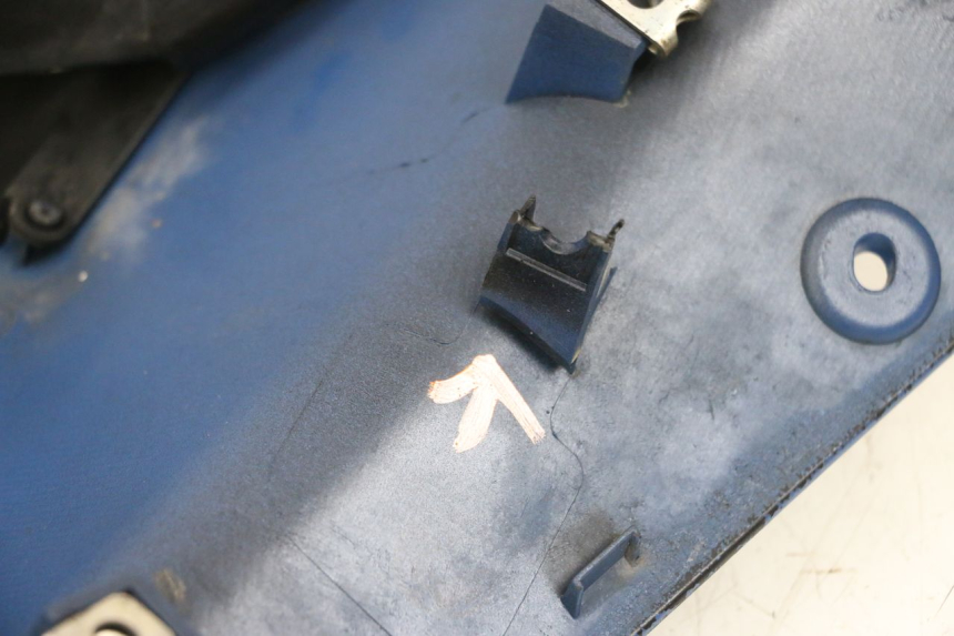 photo de LEFT FRONT FAIRING YAMAHA FJR ABS 1300 (2006 - 2012) - Fixing points details