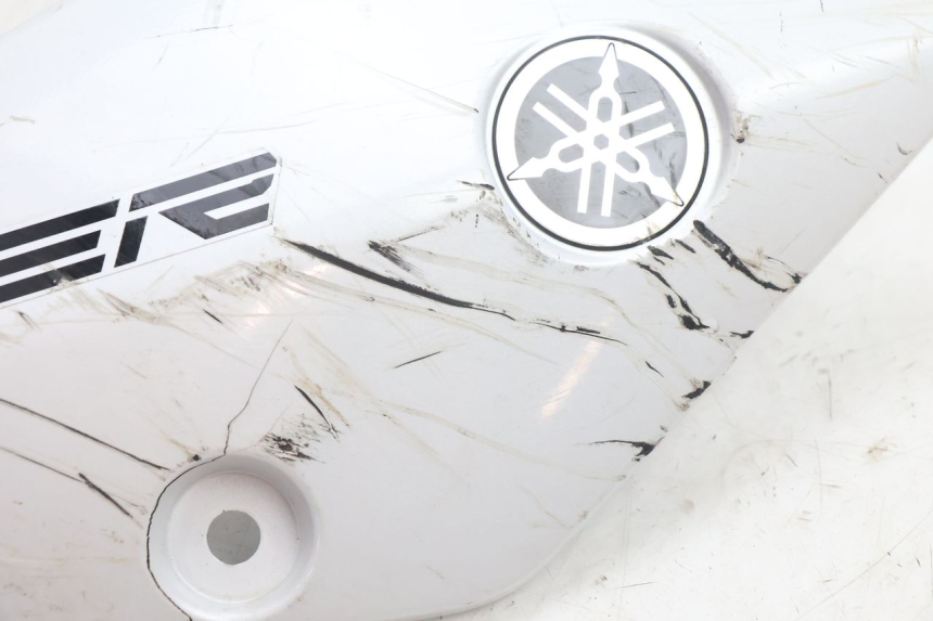 photo de LEFT FRONT FAIRING YAMAHA FZ8 800 (2010 - 2016) - Zoom on usage condition