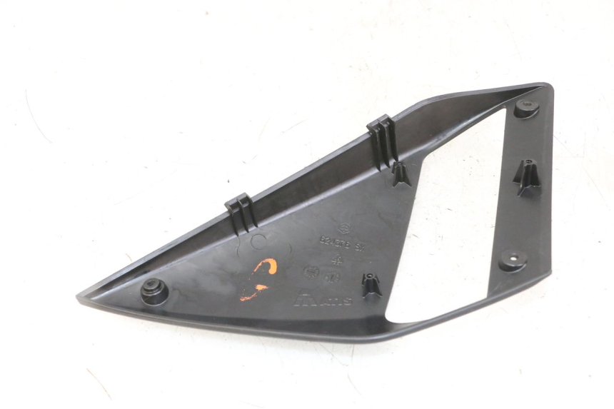 photo de LEFT FRONT FAIRING GILERA NEXUS 300 (2008 - 2013) - Component detail