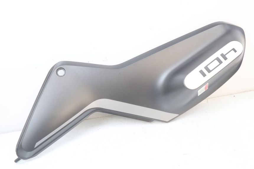 photo de LEFT FRONT FAIRING HUSQVARNA SVARTPILEN 401 (2018 - 2023) - Technical close-up