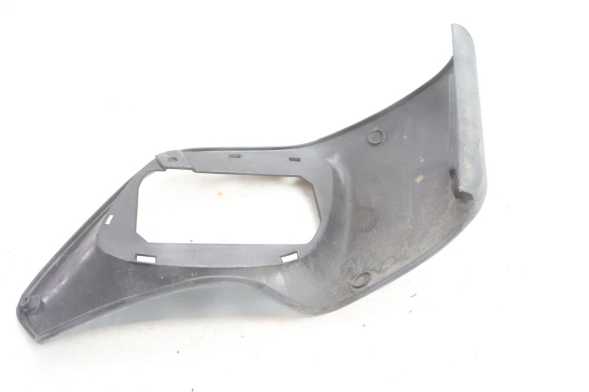 photo de FRONT LEFT LOWER SIDE PANEL GILERA RUNNER SP 50 (2002 - 2004) - Markings and original references