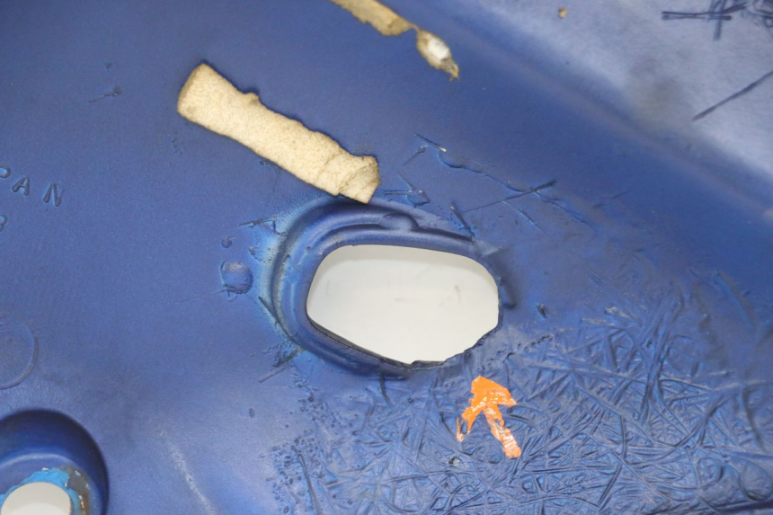 photo de LEFT FRONT FAIRING KAWASAKI ZR7 ZR-7 S 750 (1999 - 2004) - Surface and material condition