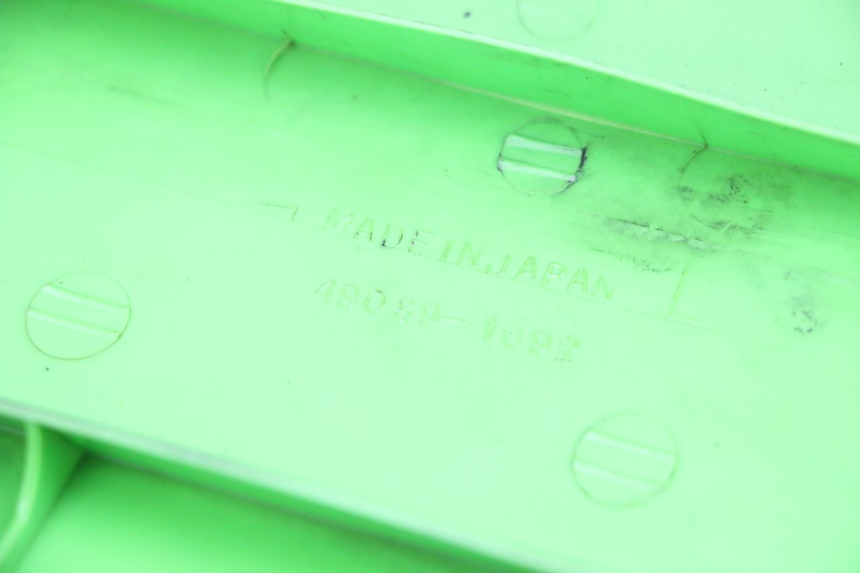 photo de LEFT FRONT FAIRING KAWASAKI KDX 125 (1990 - 1991) - Component detail