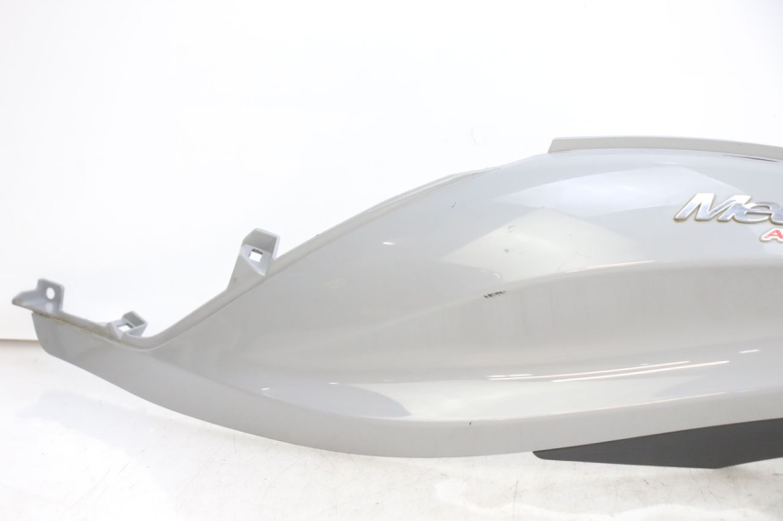 photo de LEFT FRONT SIDE PANEL PIAGGIO MEDLEY 125 (2016 - 2023) - Fixing points details