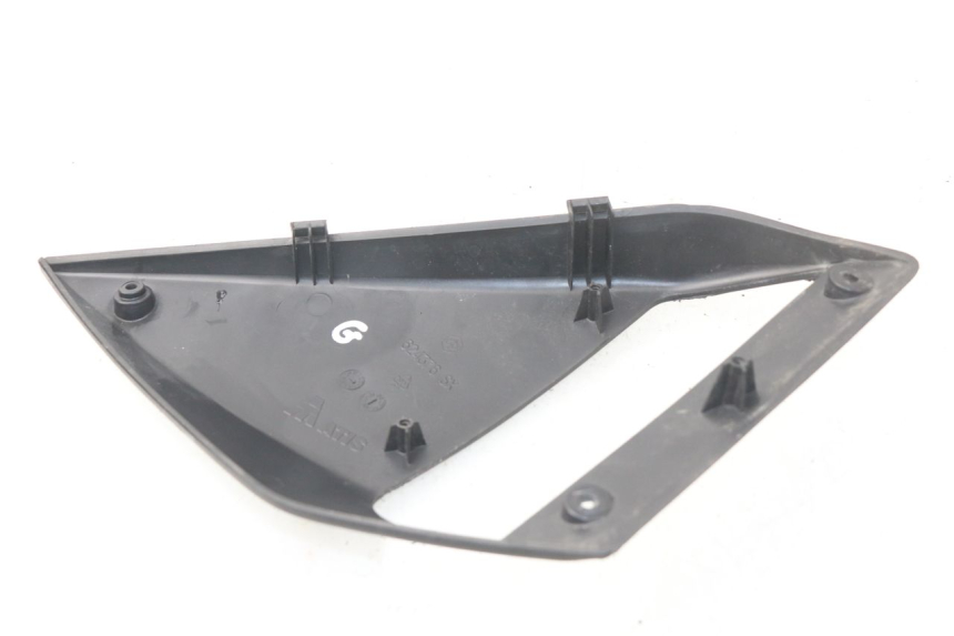 photo de LEFT FRONT FAIRING GILERA NEXUS 125 (2009 - 2013) - Zoom on usage condition