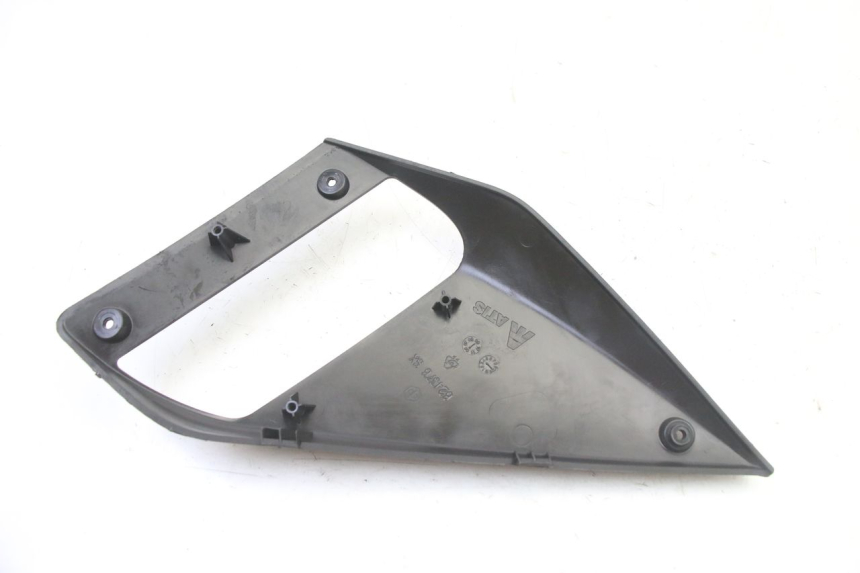 photo de LEFT FRONT FAIRING GILERA NEXUS 125 (2009 - 2013) - Technical close-up