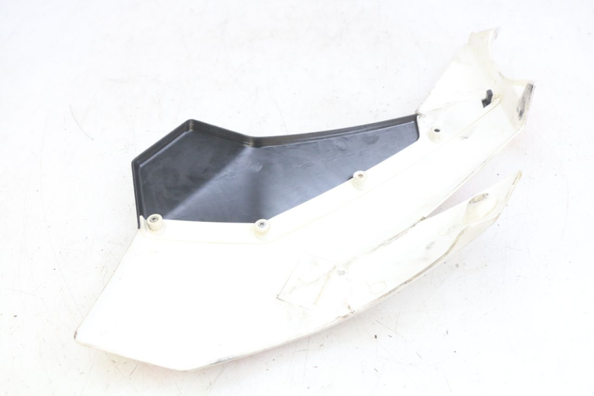 photo de LEFT FRONT SIDE PANEL YCF R-START 125 - Alternative perspective