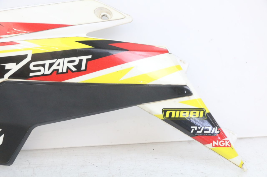 photo de LEFT FRONT SIDE PANEL YCF R-START 125 - Technical close-up