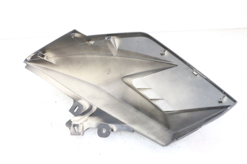 photo de LEFT FRONT FAIRING MAG POWER R-STREET 50 (2016 - 2025) - Zoom on usage condition