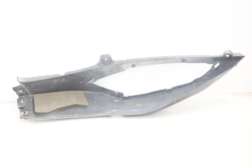 photo de LEFT FRONT FAIRING CAN-AM SPYDER RS 1000 (2008 - 2012) - Fixing points details