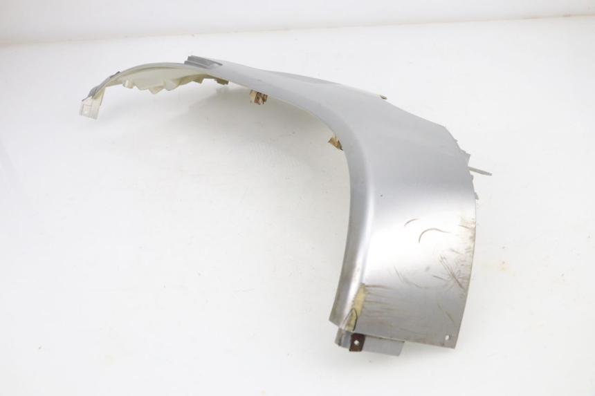 photo de LEFT FRONT FAIRING PEUGEOT SUM UP 125 (2008 - 2013) - Distinctive features