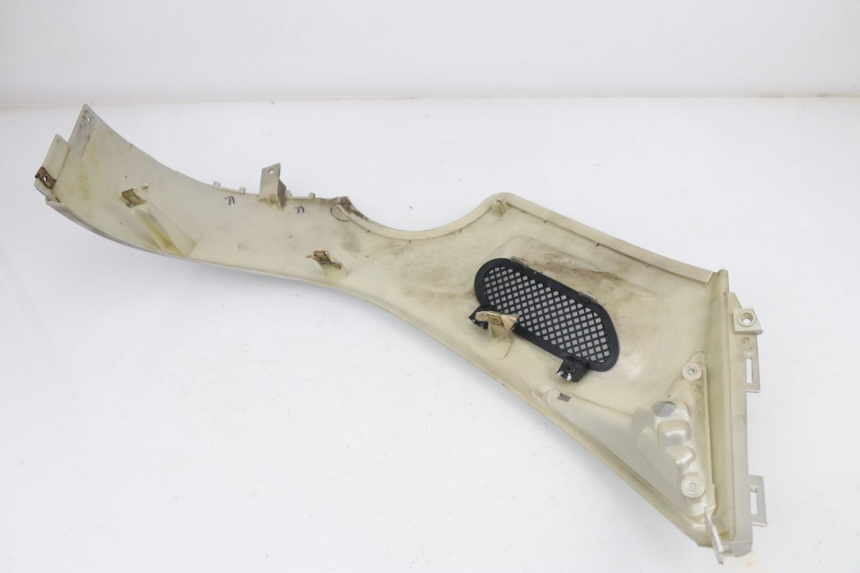 photo de LEFT FRONT FAIRING PEUGEOT SUM UP 125 (2008 - 2013) - Surface and material condition