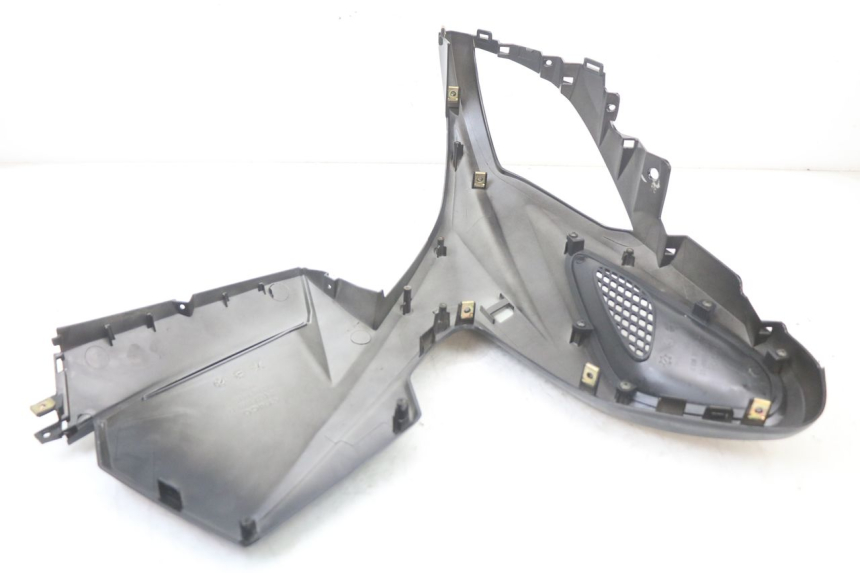 photo de LEFT FRONT FAIRING KYMCO SUPER 8 125 (2008 - 2015) - Fixing points details