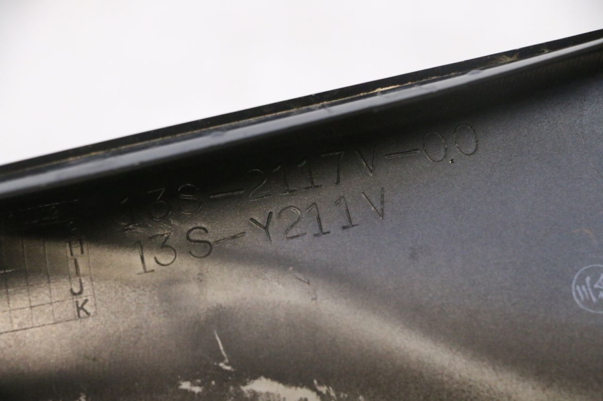 photo de FRONT LEFT UPPER SIDE PANEL YAMAHA YZF R6 600 (2008 - 2009) - High-resolution close-up