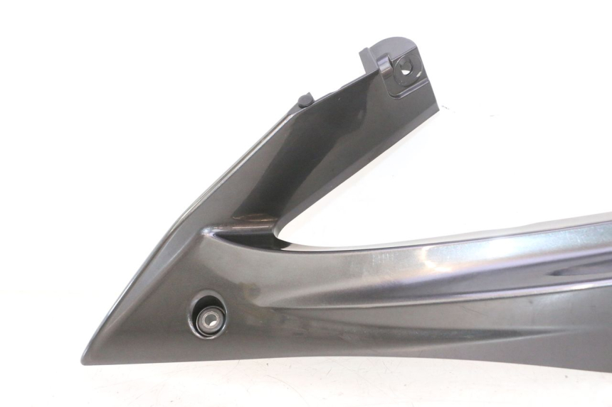 photo de FRONT LEFT UPPER SIDE PANEL YAMAHA YZF R6 600 (2008 - 2009) - Alternative perspective