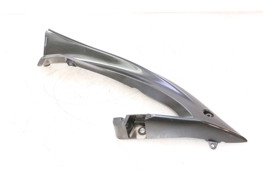 photo de FRONT LEFT UPPER SIDE PANEL YAMAHA YZF R6 600 (2008 - 2009) - Technical close-up