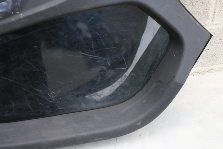 photo de LEFT FRONT FAIRING RENAULT TWIZY 45 (2012 - 2019) - Focus on structure