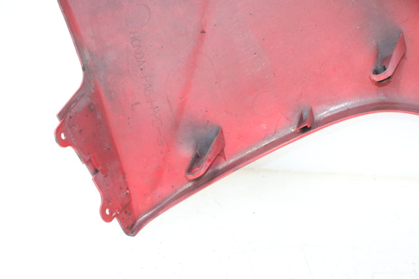 photo de LEFT FRONT FAIRING HONDA VFR FI RC46 800 (1998 - 2001) - Fixing points details
