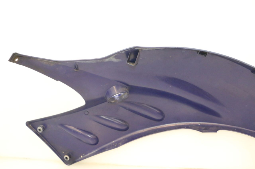 photo de LEFT FRONT FAIRING YAMAHA WAVE RUNNER GP R 1200 (2000 - 2003) - Fixing points details
