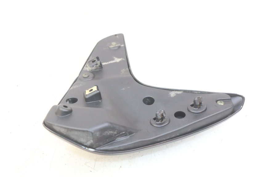 photo de LEFT FRONT SIDE PANEL SYM WOLF SB 125 (2011 - 2018) - Alternative perspective