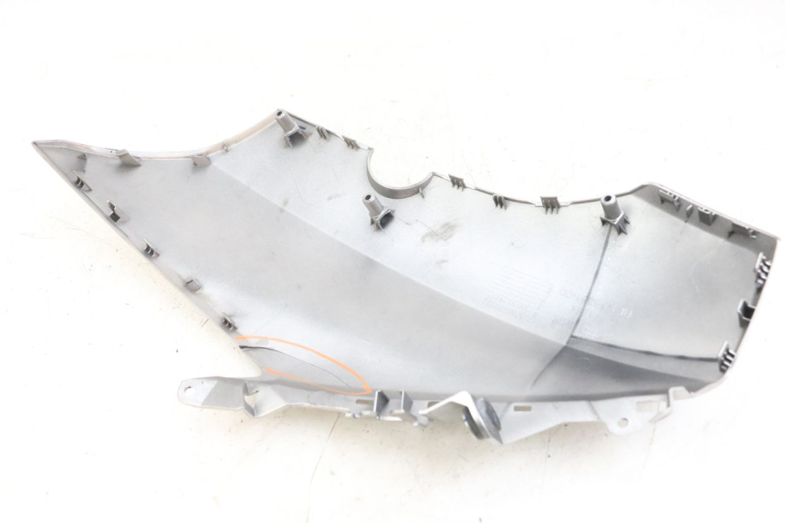 photo de LEFT FRONT SIDE PANEL YAMAHA XMAX X-MAX ABS 125 (2017 - 2020) - Product overview