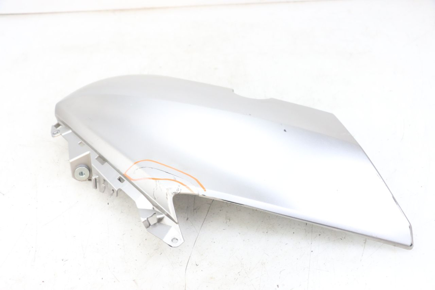 photo de LEFT FRONT SIDE PANEL YAMAHA XMAX X-MAX ABS 125 (2017 - 2020) - Surface and material condition
