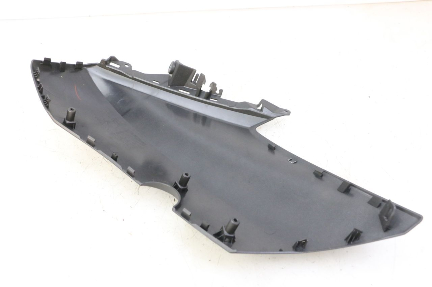 photo de LEFT FRONT FAIRING YAMAHA XMAX X-MAX 125 (2021 - 2025) - Component detail