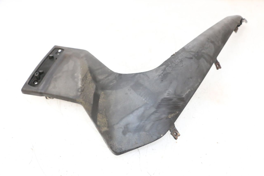 photo de LEFT FRONT SIDE PANEL YAMAHA XMAX X-MAX 125 (2006 - 2009) - Fixing points details