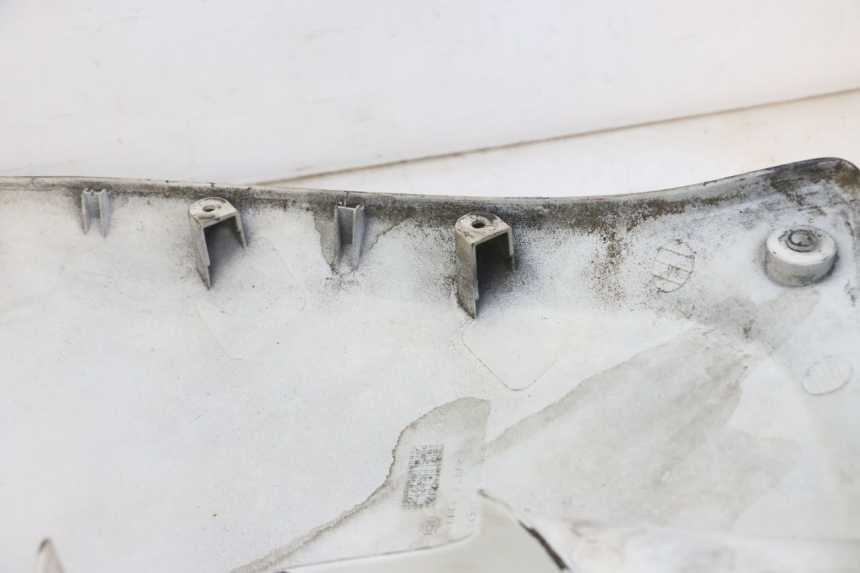 photo de LEFT FRONT FAIRING HONDA XLV VARADERO 125 (2000 - 2006) - Technical close-up