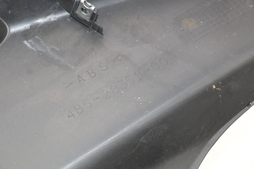 photo de LEFT FRONT FAIRING YAMAHA XP T-MAX TMAX 500 (2008 - 2012) - Zoom on usage condition