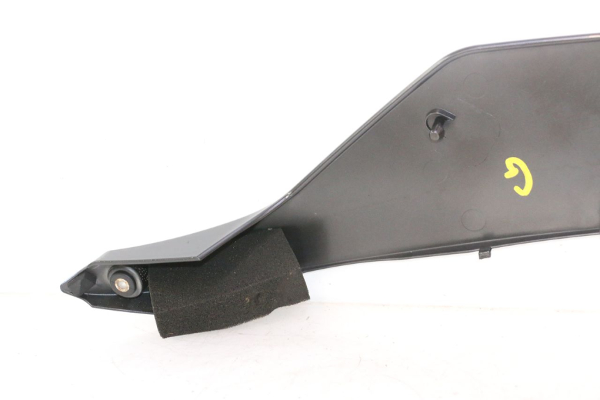photo de LEFT FRONT FAIRING YAMAHA YZF R6 600 (2008 - 2009) - Detailed visual inspection