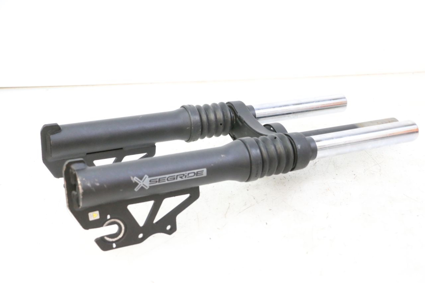 photo de FORK SEGWAY NINEBOT ZT3 PRO 1 - Surface and material condition