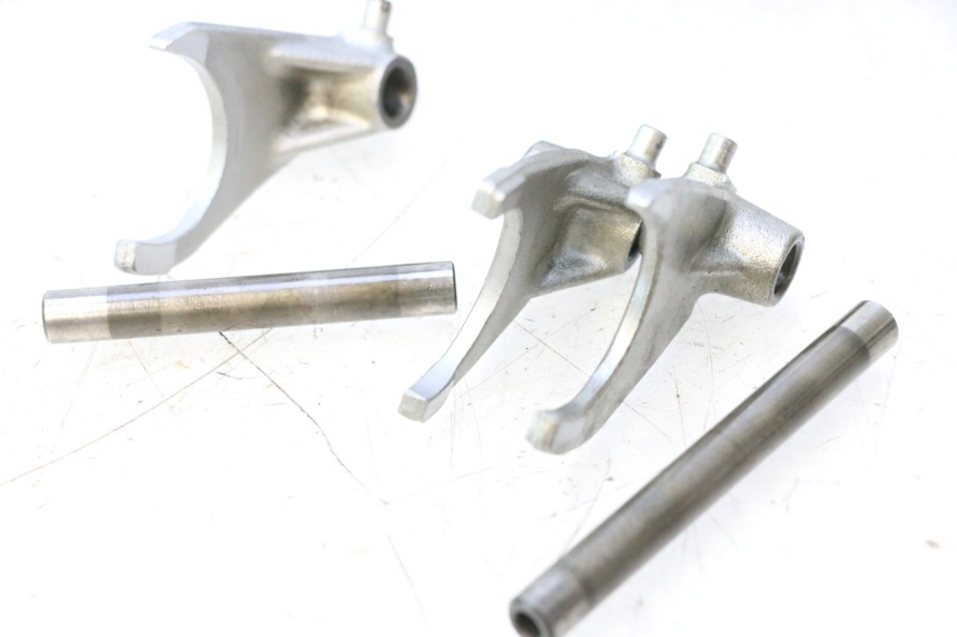 photo de SELECTOR FORKS SUZUKI DR S 600 (1985 - 1989) - Technical close-up