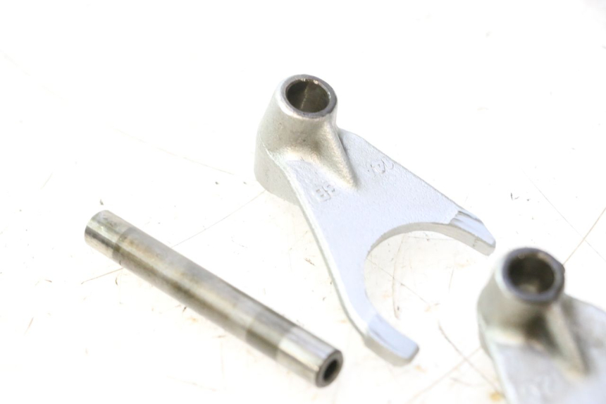 photo de SELECTOR FORKS SUZUKI DR S 600 (1985 - 1989) - Markings and original references