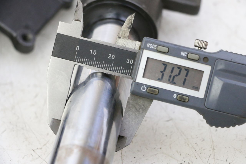 photo de Fork tube KYMCO AGILITY 4T 50 (2005 - 2018) - Component detail