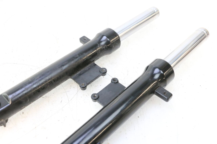 photo de FORK TUBE KYMCO AGILITY 4T 50 (2018 - 2022) - Distinctive features