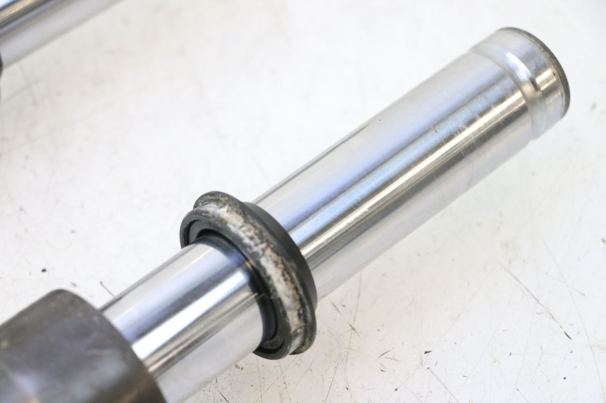 photo de Fork tube KYMCO AGILITY 4T 50 (2005 - 2018) - High-resolution close-up