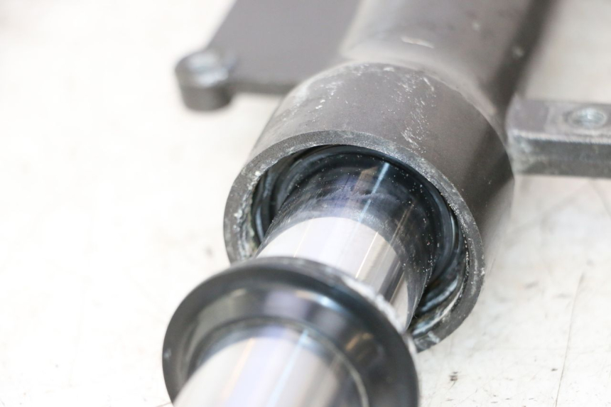 photo de Fork tube KYMCO AGILITY 4T 50 (2005 - 2018) - Technical close-up