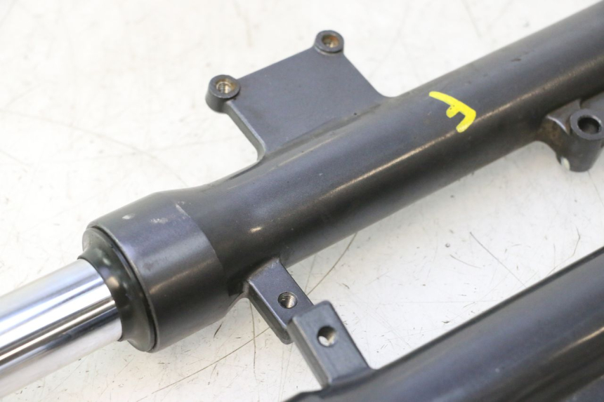 photo de FORK TUBE KYMCO AGILITY 4T 50 (2018 - 2022) - High-resolution close-up